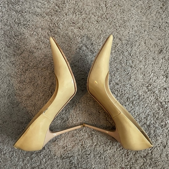 Jimmy Choo Pointed Toe Nude Patent Pumps Size 38 1/2 - Picture 3 of 10
